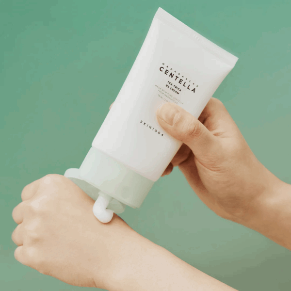 Crema calmanta si hidratanta pentru tenul sensibil SKIN1004 Tea-Trica B5 Cream 75ml